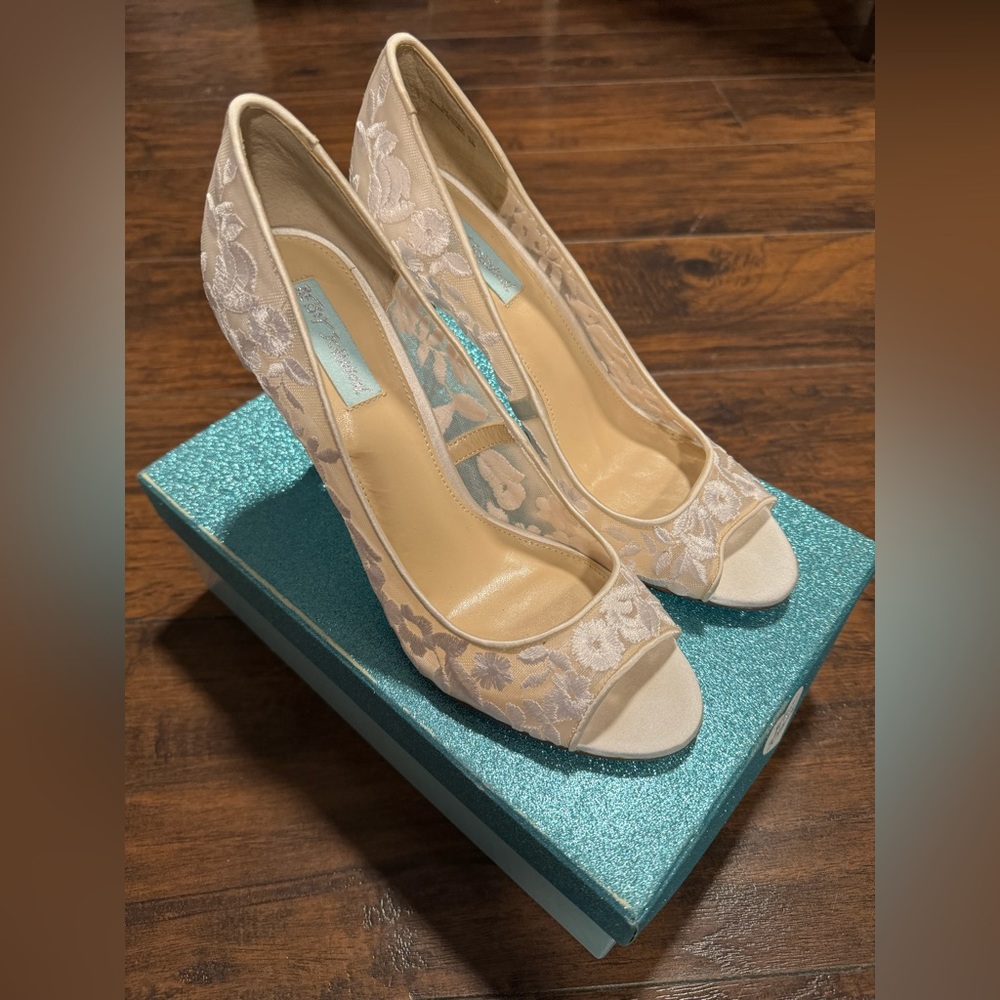 Blue by Betsy Johnson Wedding Shoes Sz 9.5